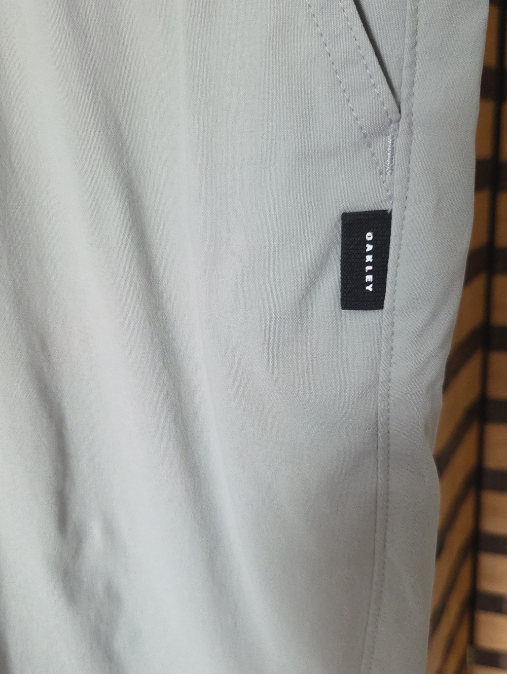 Oakley 38 Light Gray Men's Hybrid Shorts - Picture 2 of 8